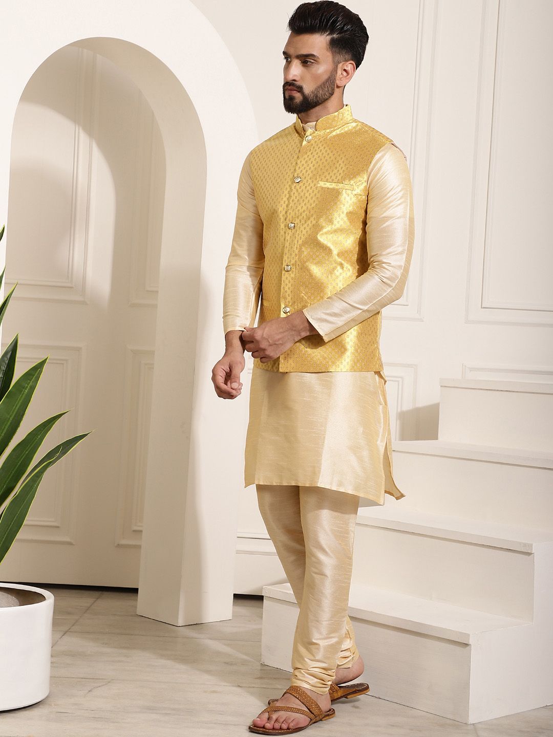 SOJANYA Kurta Berwarna Emas Lelaki dengan Churidar