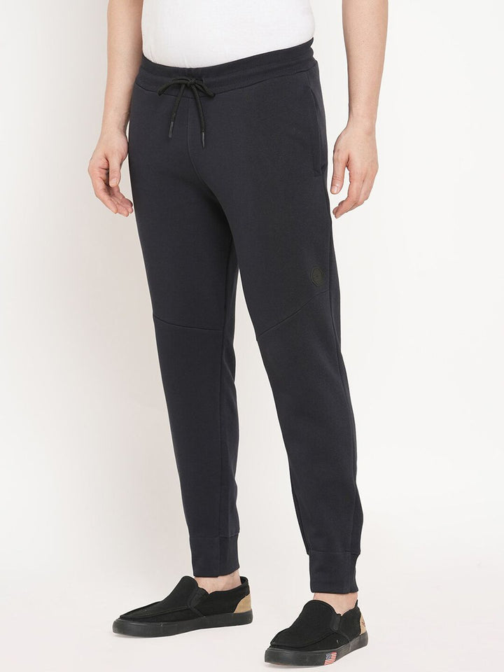 Impian manis lelaki navy biru joggers pepejal