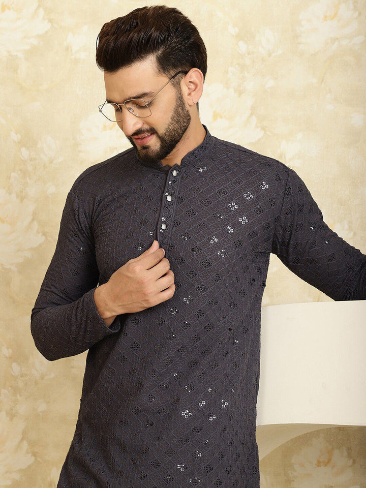 SOJANYA Kolar Jalur Bersulam Geometrik Kurta Kapas Tulen Berlabuci Dengan Churidar