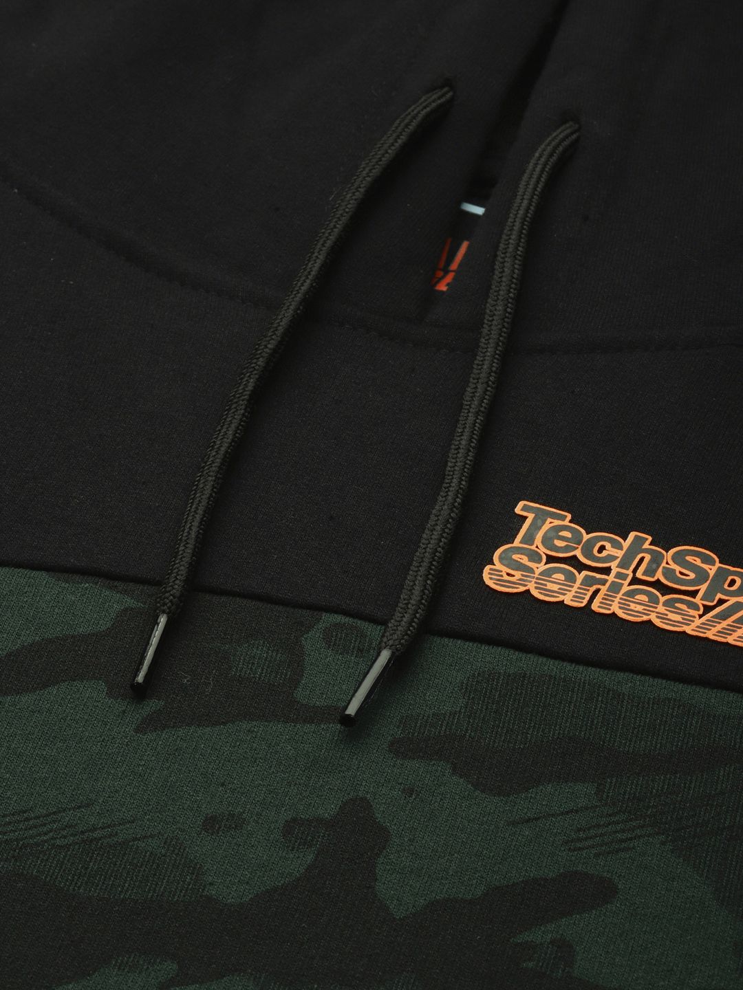 The Indian Garage Co Men Green & Black Camouflage Print Hooded Sweatshirt