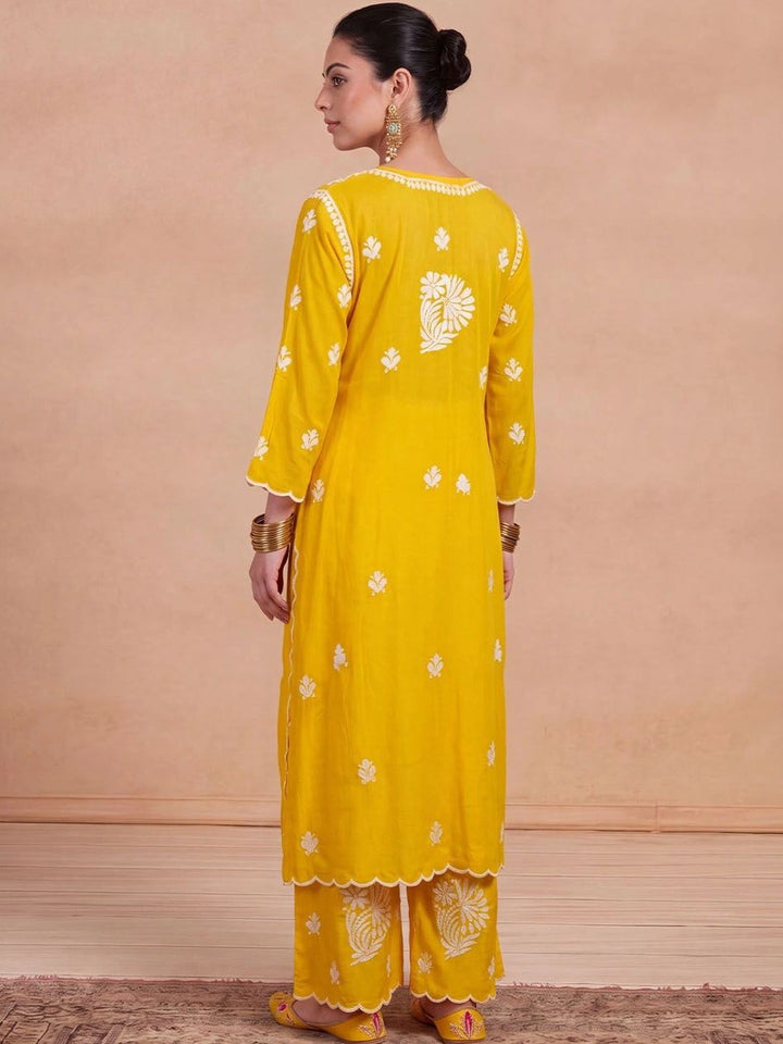 Rumah Wanita Chikankari Motif Etnik Bersulam Kurta Chikankari Biasa dengan Palazzos