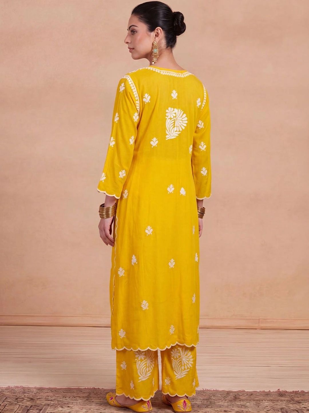 Rumah Wanita Chikankari Motif Etnik Bersulam Kurta Chikankari Biasa dengan Palazzos