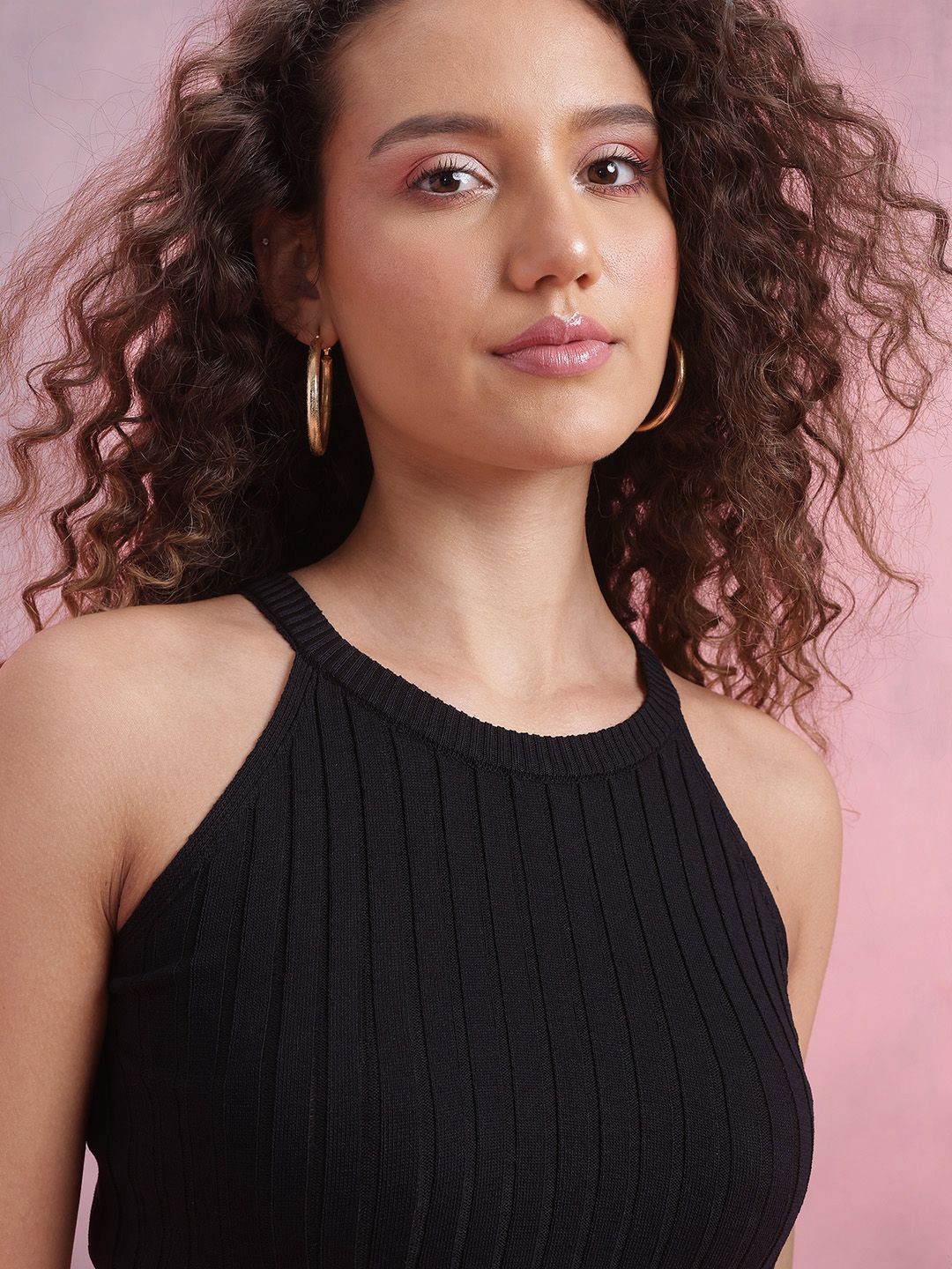 DressBerry Ribbed Sleeveless Fitted Crop Top