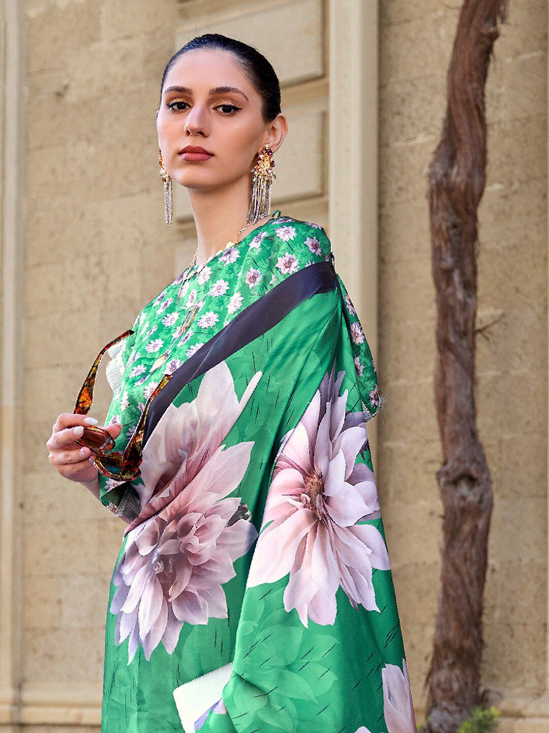 Saree mall Floral Printed Satin Sarees