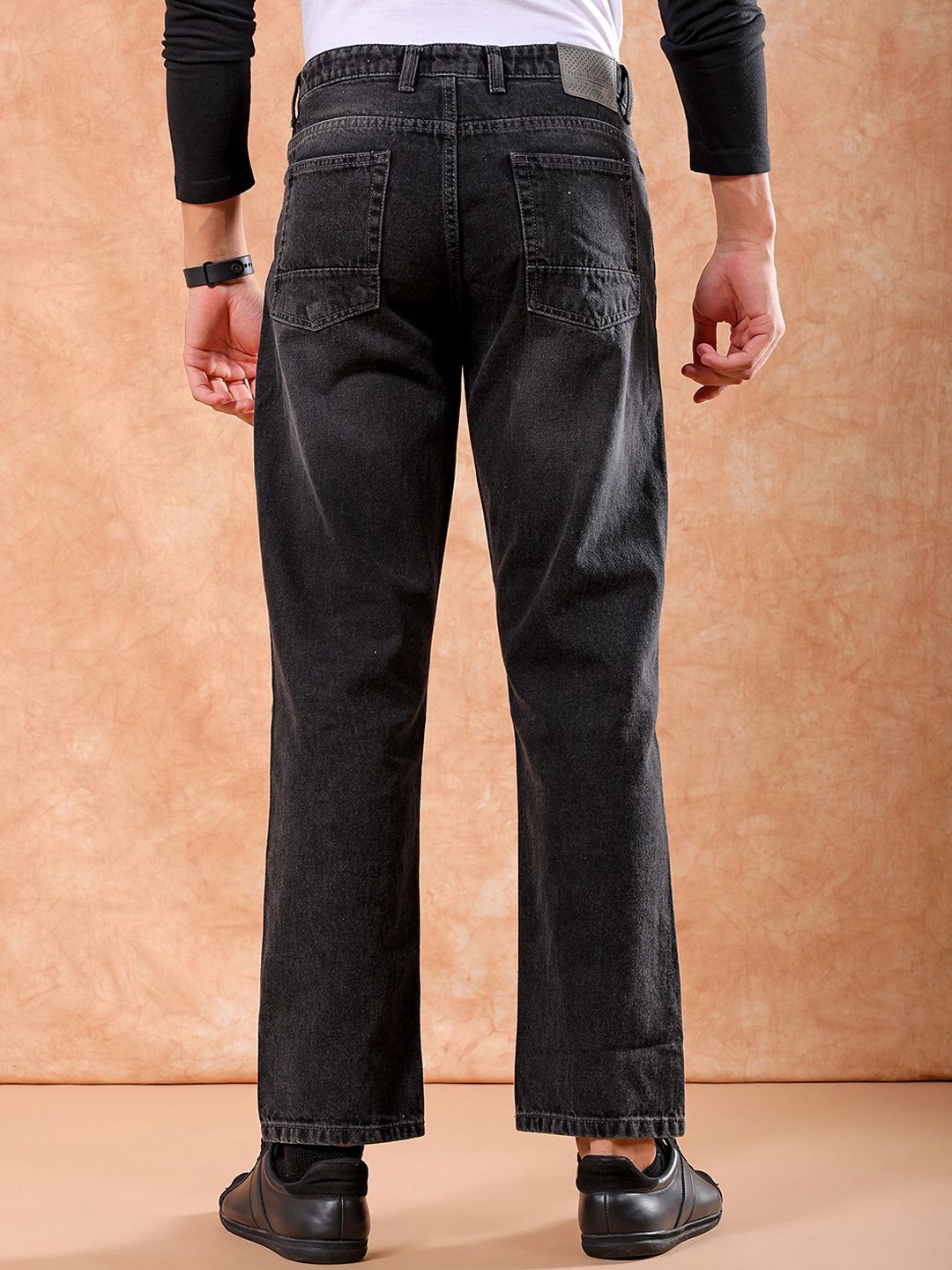 The Indian Garage Co Men Straight Fit Mid Rise Slash Knee Light Fade Pure Cotton Jeans