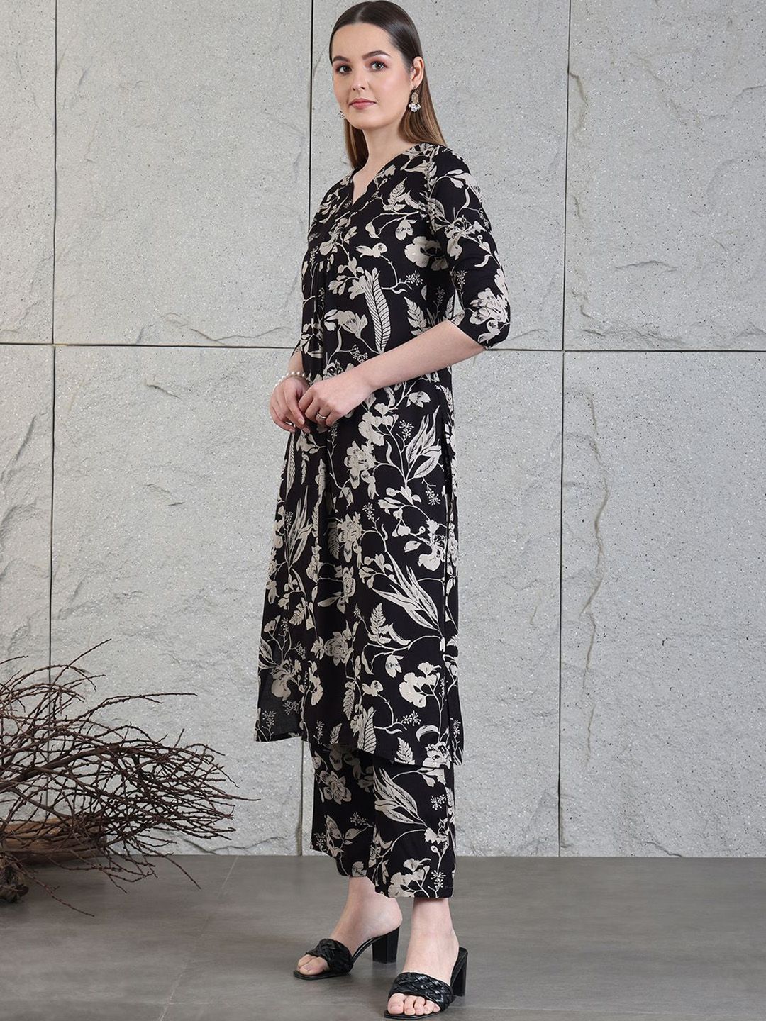 KALINI Women Floral Printed Regular Kurta with Palazzos