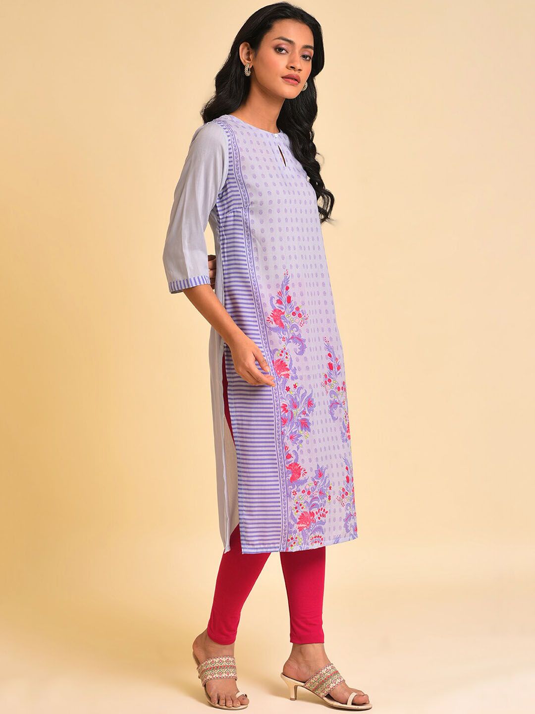 W Floral Printed Keyhole Neck Panelled Kurta with Leggings