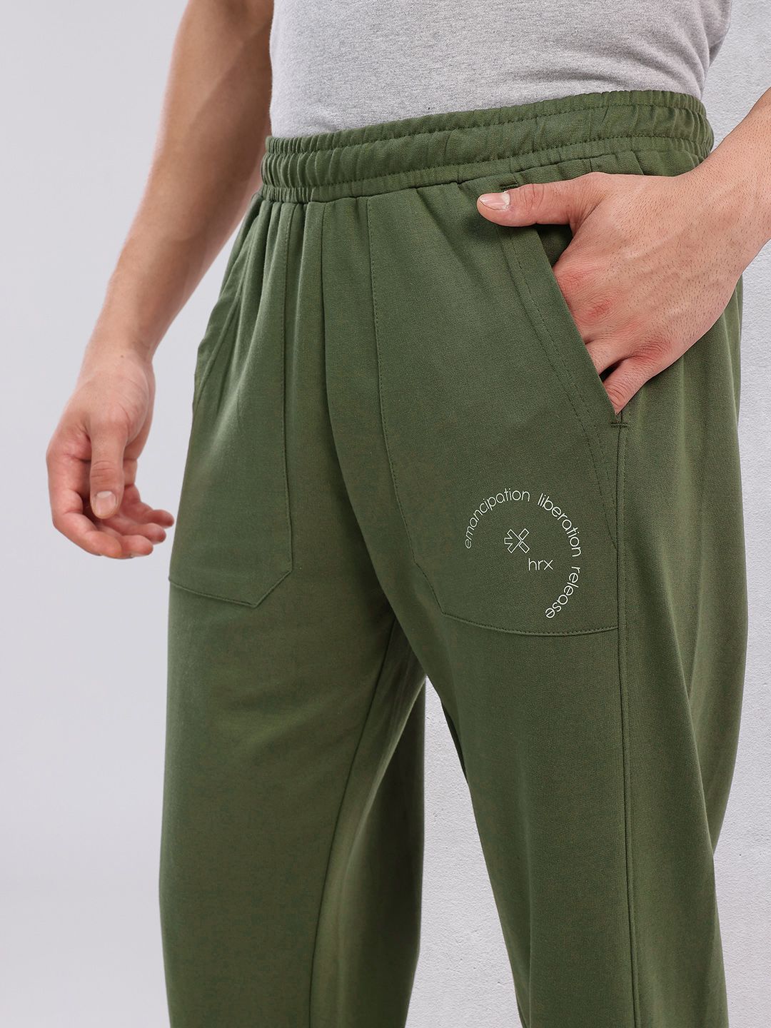 HRX by Hrithik Roshan Men Typography print Detail Mid-Rise Yoga Joggers