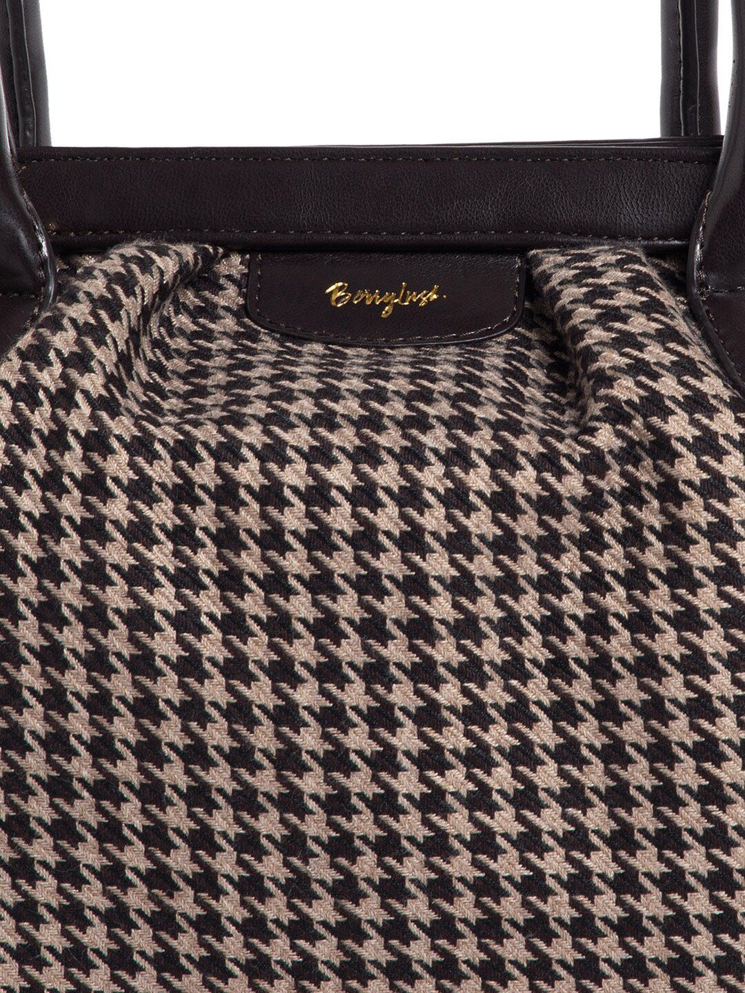 Berrylush Checked Bucket Handheld Bag