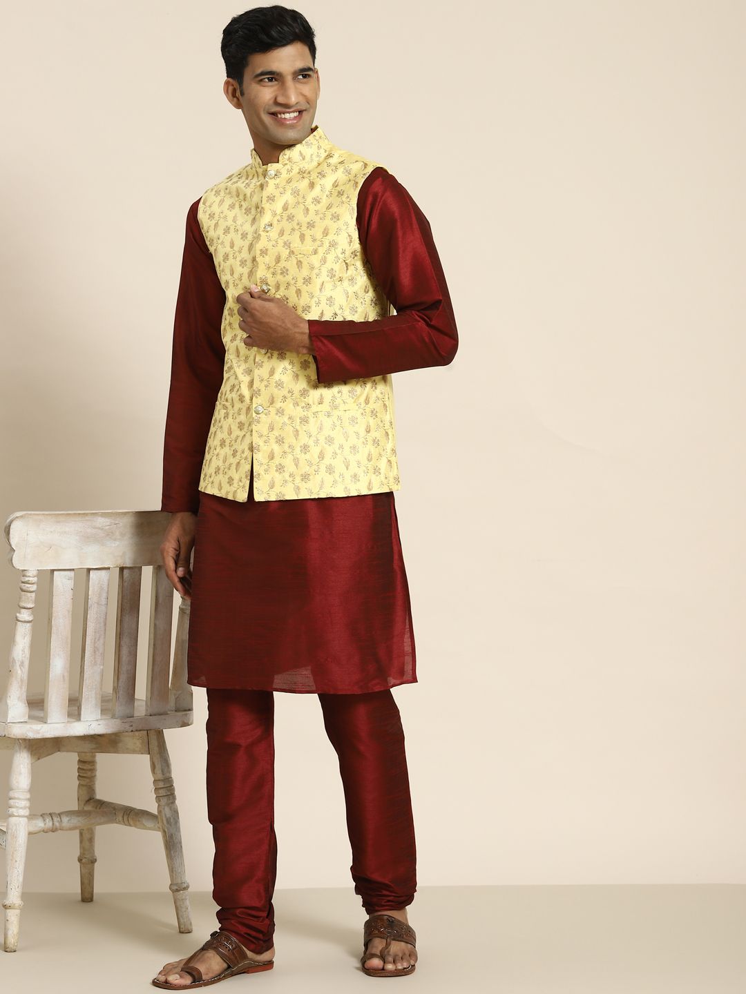 SOJANYA Men Woven Design Kurta with Churidar with Nehru Jacket