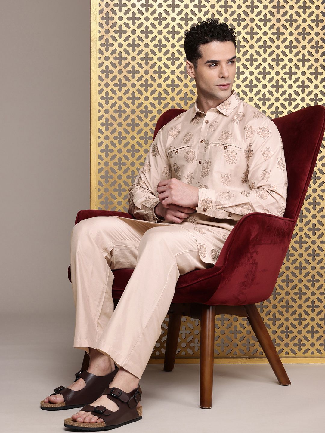 House of Pataudi Floral Printed Shirt Collar Jashn Kurta with Trousers