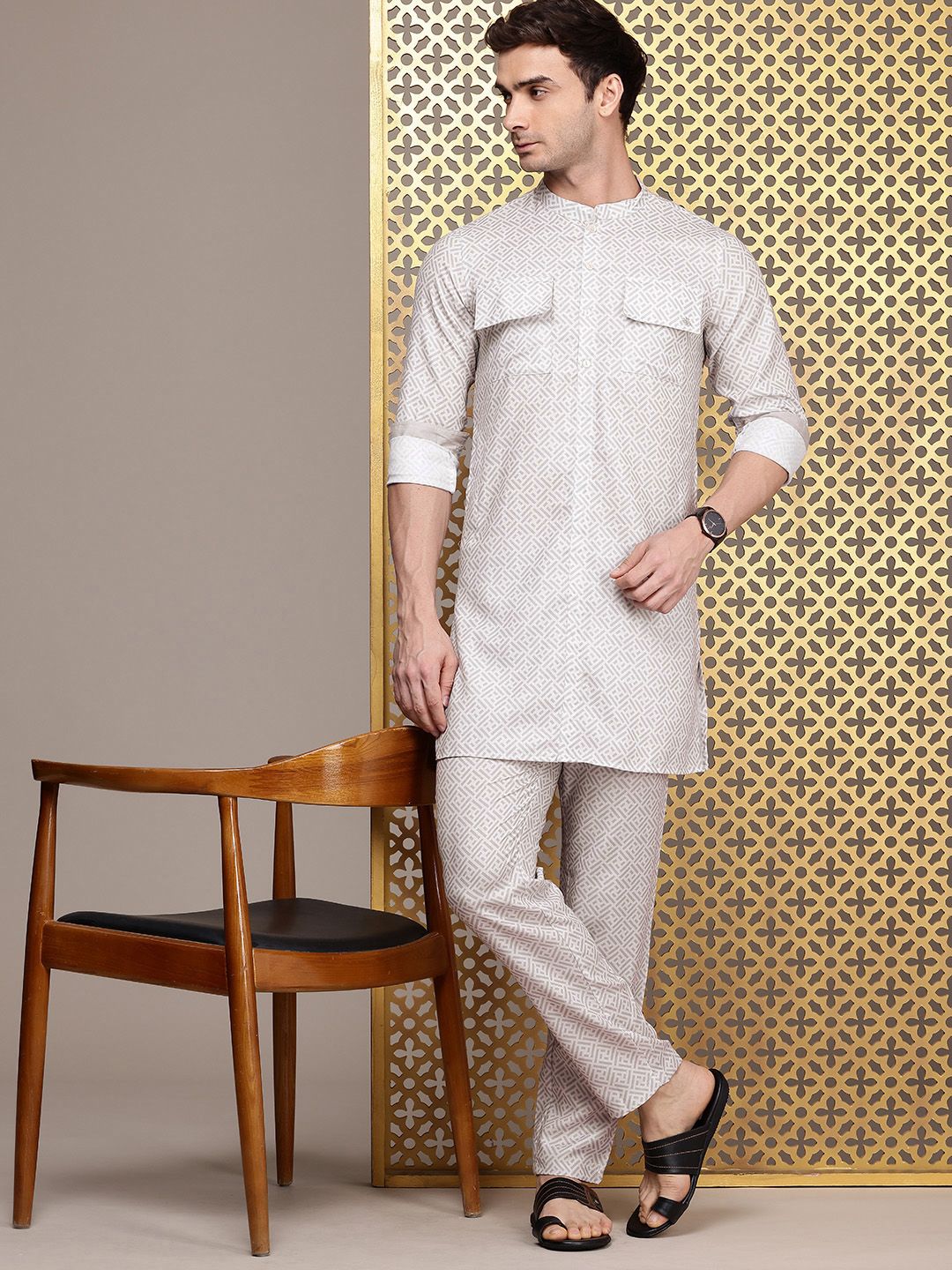 House of Pataudi Men Geometric Printed Jashn Kurta with Trousers