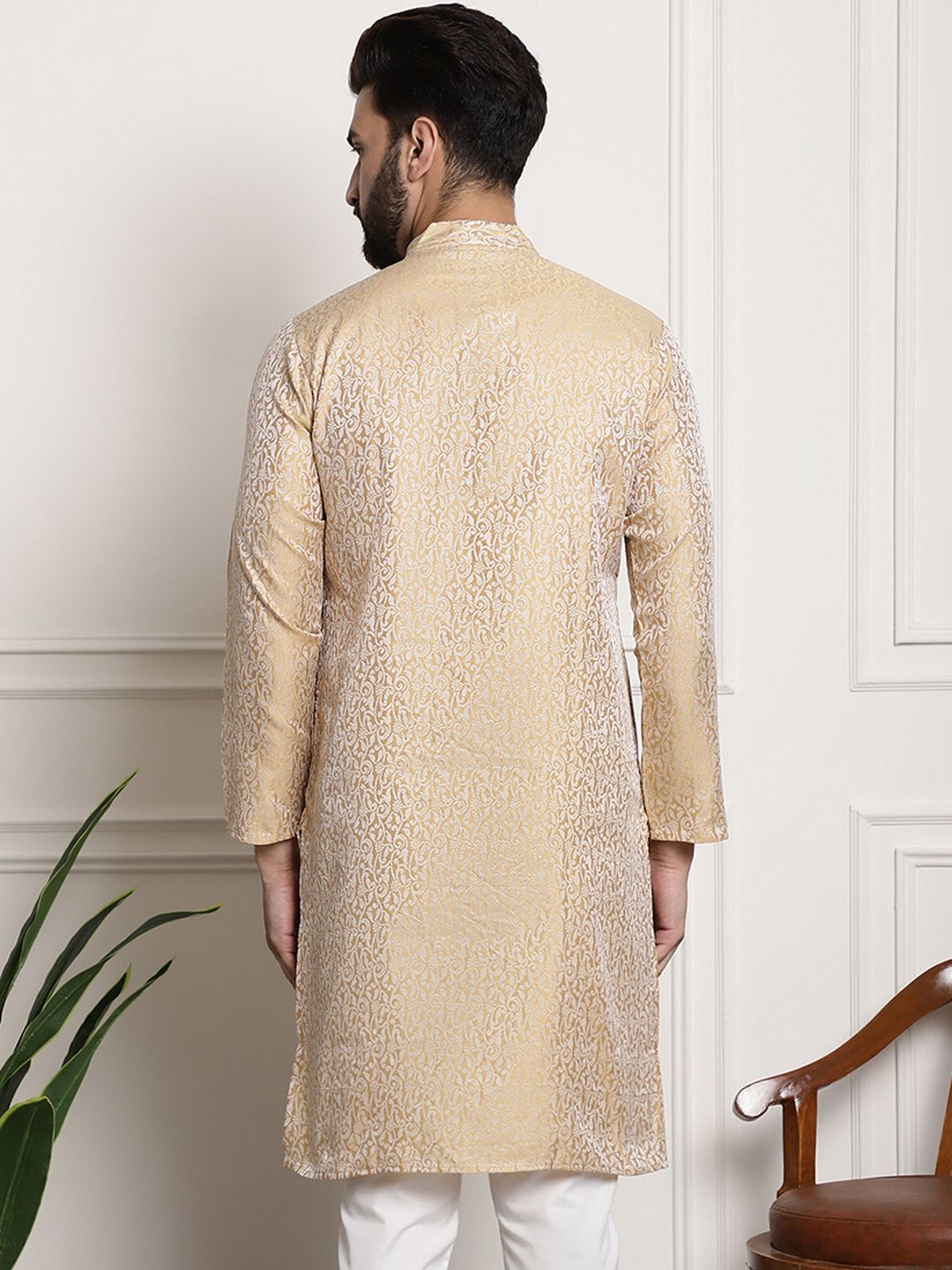 SOJANYA Men Gold-Toned & Cream-Coloured Ethnic Motifs Jacquard Kurta