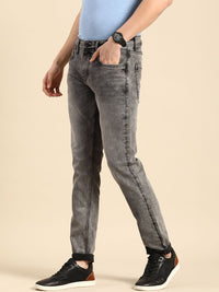 Menjadi Lelaki Manusia Kelabu Kelabu Sesuai Cahaya Pudar Seluar Jeans Kasual