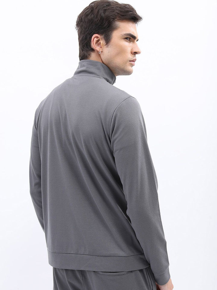Jaket yang disesuaikan dengan leher Highlander