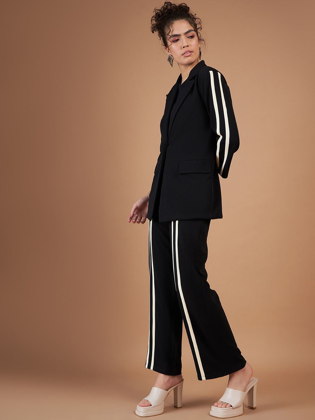 SASSAFRAS Black Notched Lapel Collar Blazer With Trousers