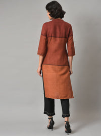 W Women Colourblocked Kurta with Trousers