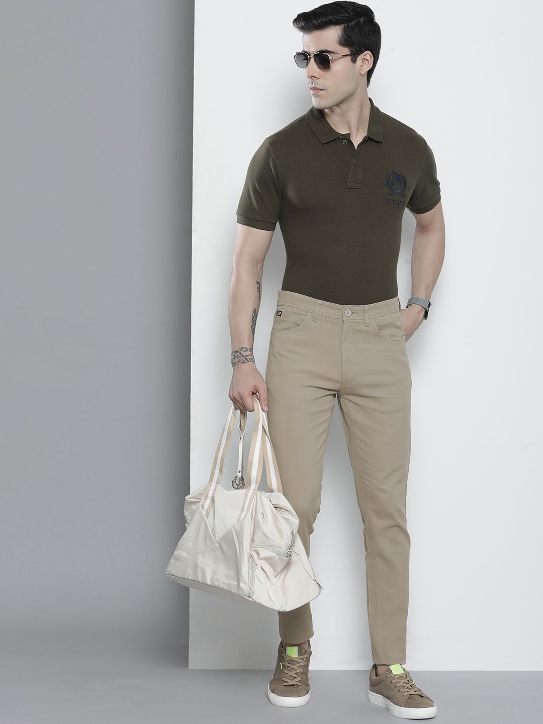The Indian Garage Co Men Taupe Solid Chinos Trousers