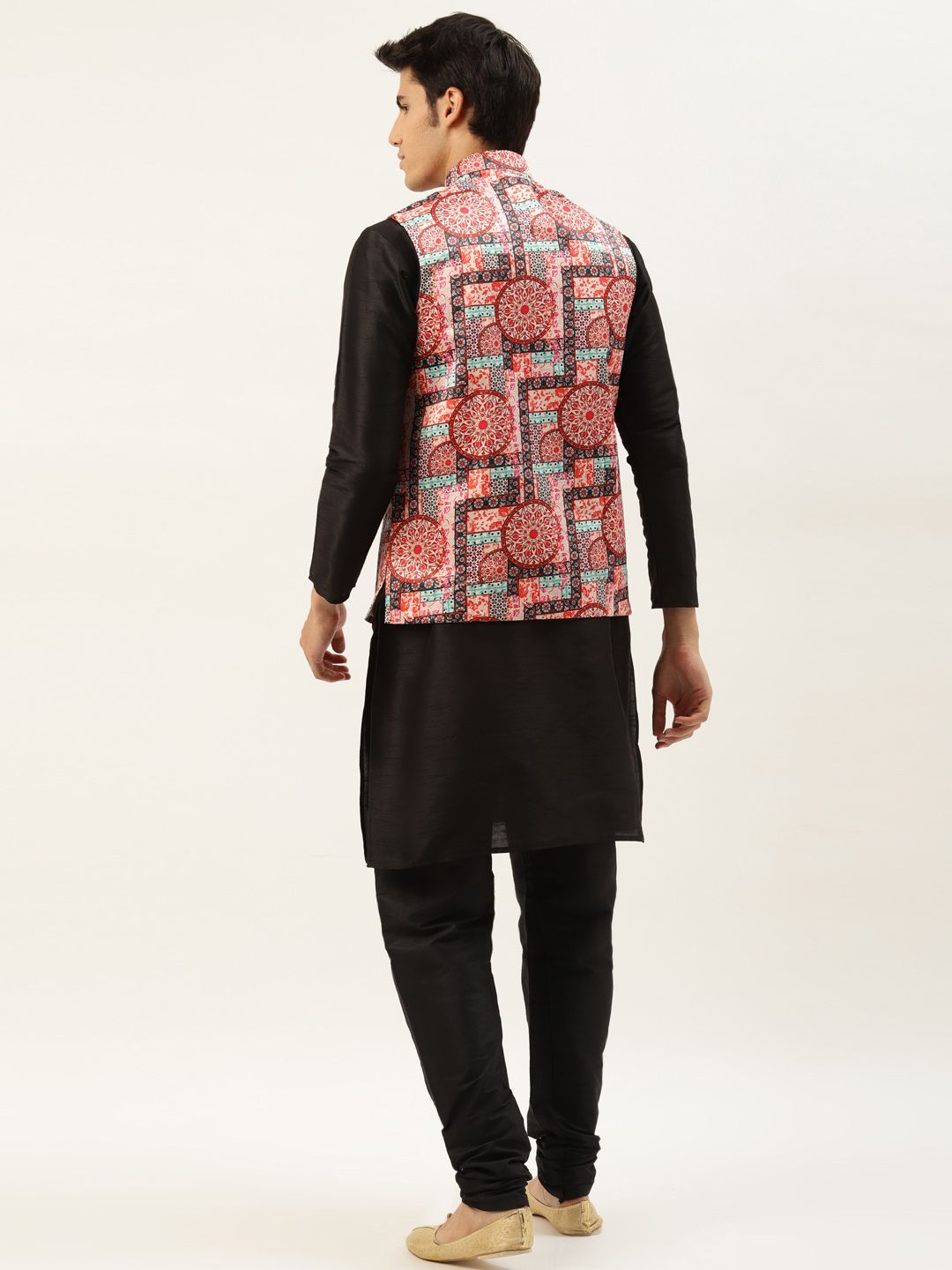 SOJANYA Men Black Kurta with Churidar & Nehru Jacket