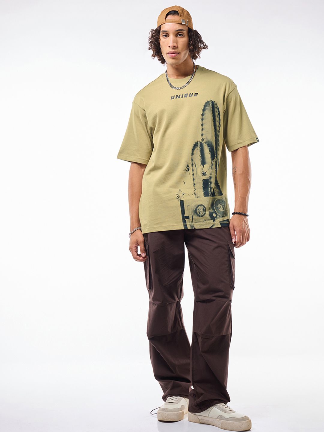 Bewakoof Men Graphic Printed Drop Shoulder Sleeves Oversized Cotton T-shirt