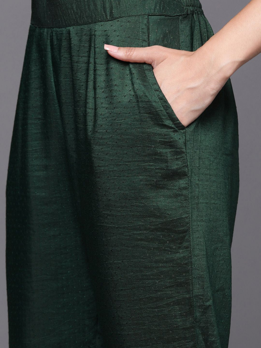 Varanga Women Green Floral Embroidered Thread Work Kurta with Trousers & With Dupatta