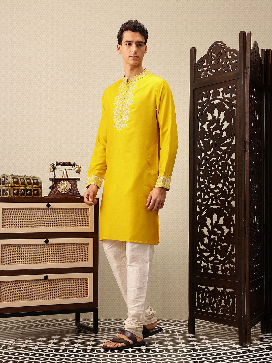 House of Pataudi Floral Embroidered Sequinned Detail Jashn Kurta
