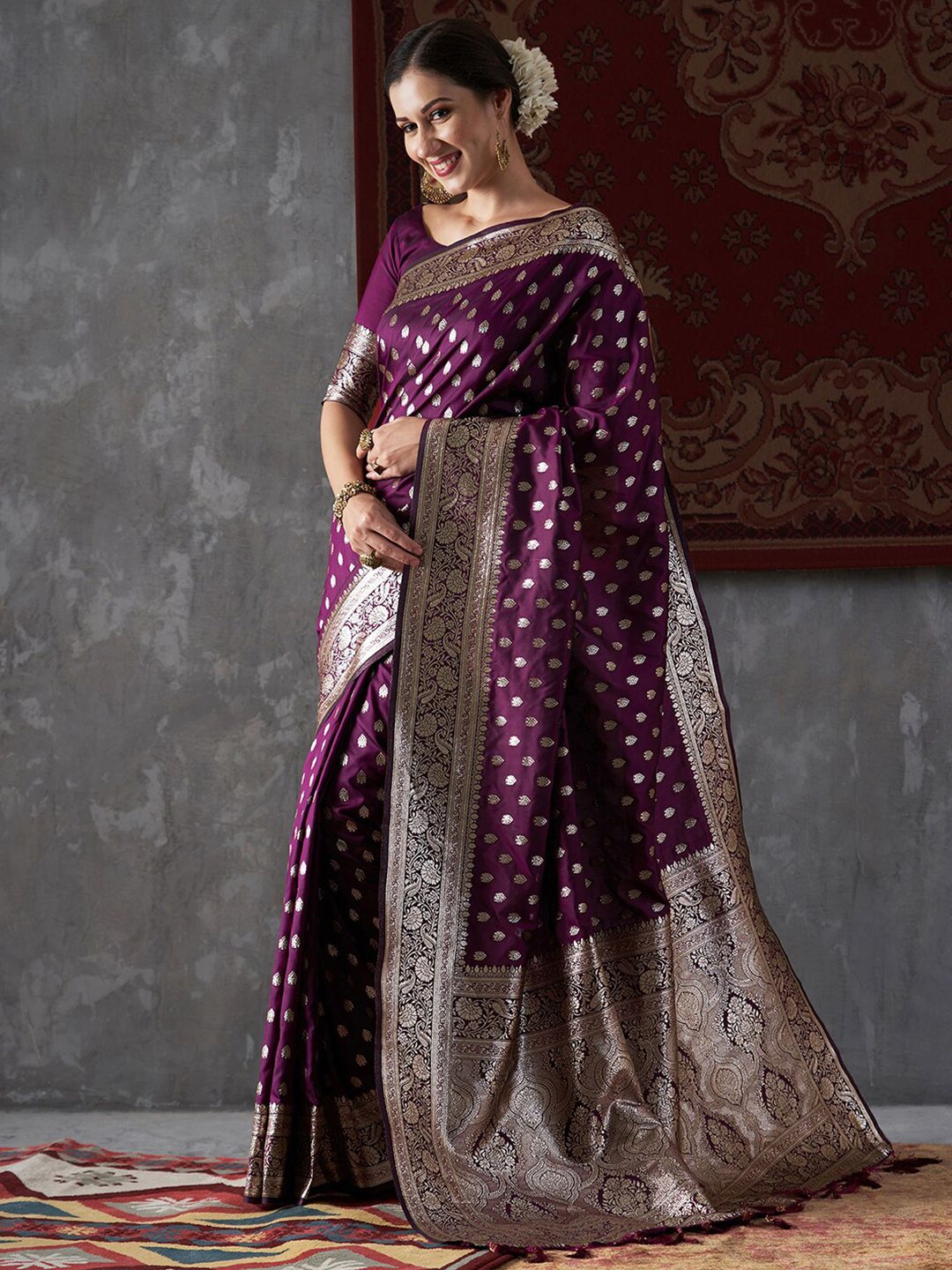 Mitera Ethnic Motifs Woven Design Zari Kanjeevaram Saree