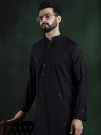 SOJANYA Ethnic Motifs Embroidered Mandarin Collar Sequinned Straight Kurta