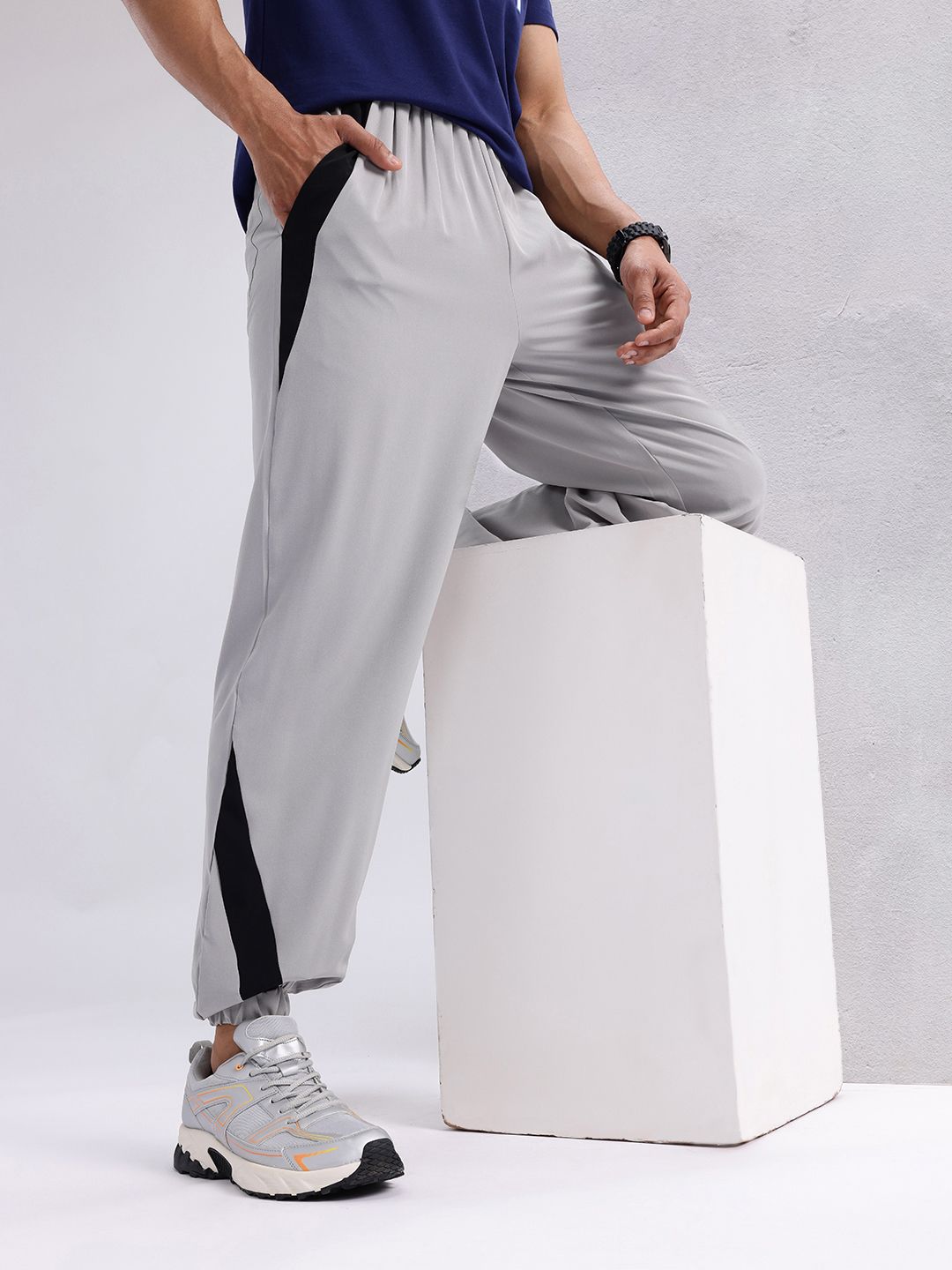 HRX by Hrithik Roshan Men Regular Fit Joggers