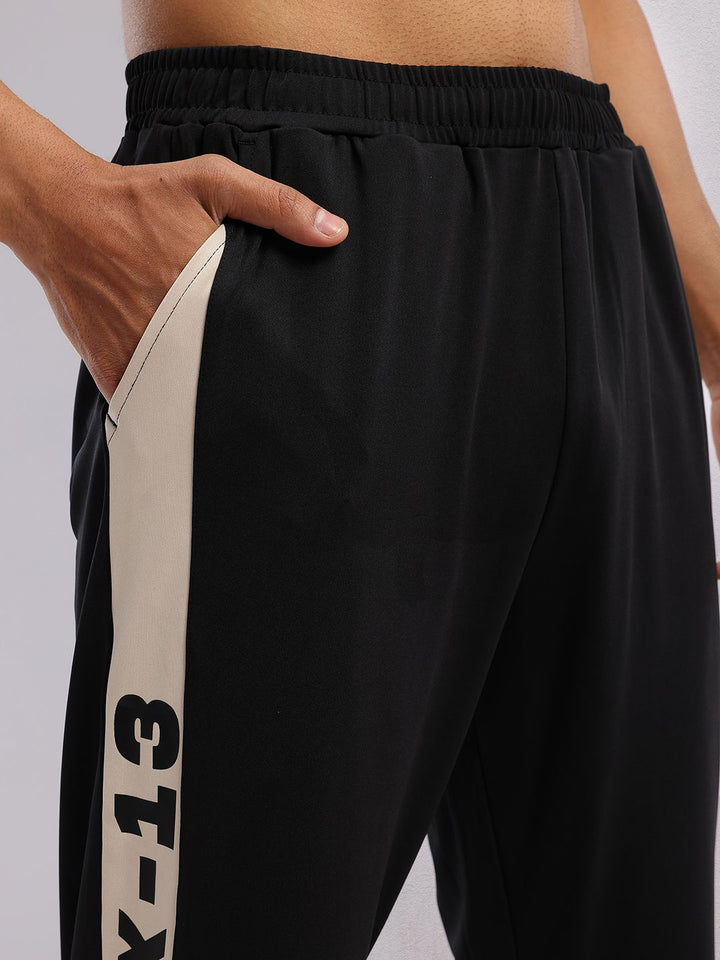 HRX by Hrithik Roshan Men Contrast Panel Rapid-Dry Training Joggers
