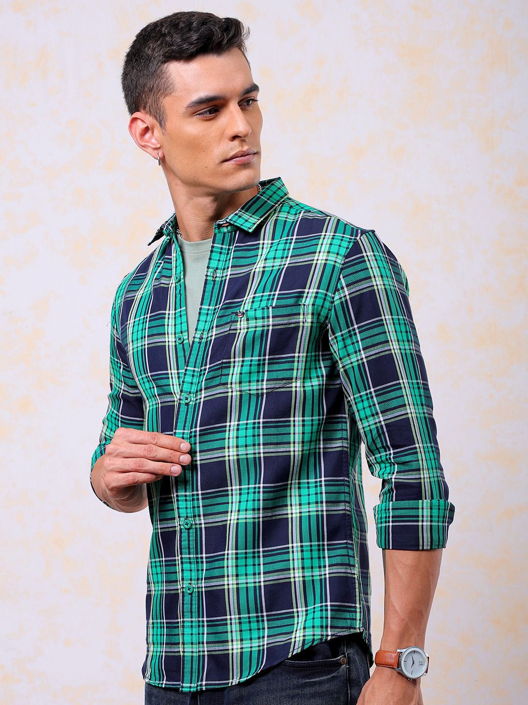 The Indian Garage Co Men Slim Fit Tartan Checked Spread Collar Casual Shirt