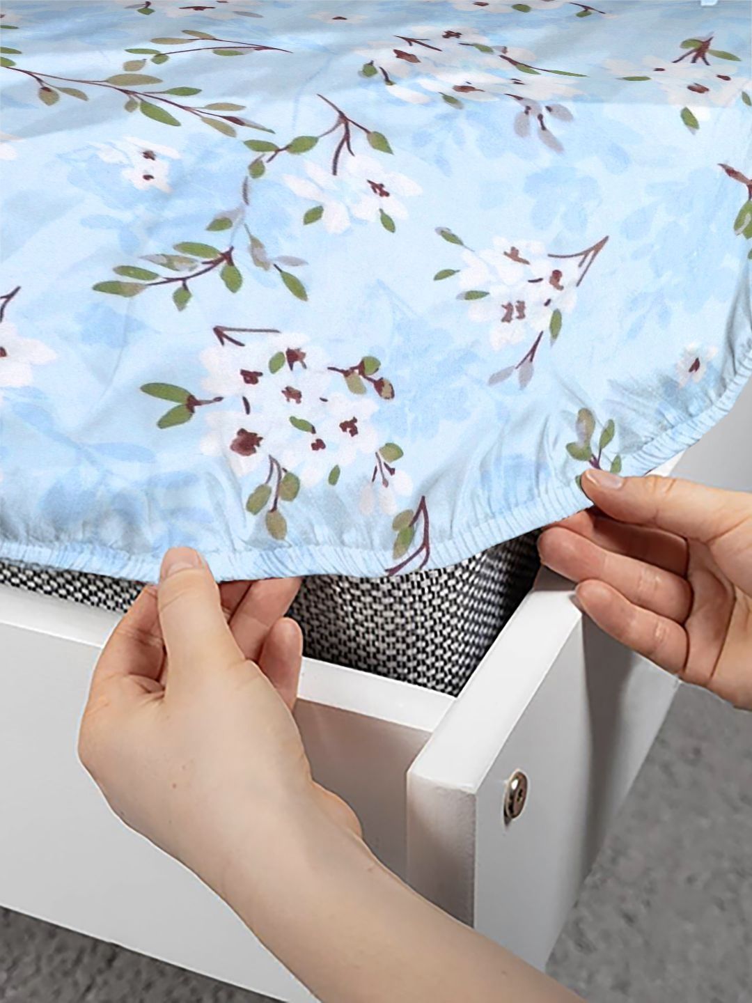 Aura Blue & Green Floral Printed 300 TC Fitted Double King Bedsheet Set-2.5 m X 2.25 m