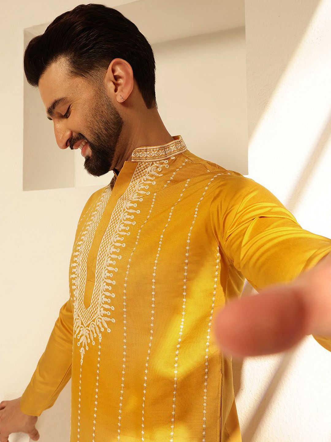 SOJANYA Geometric Embroidered Mandarin Collar Thread Work Cotton Silk Straight Kurta
