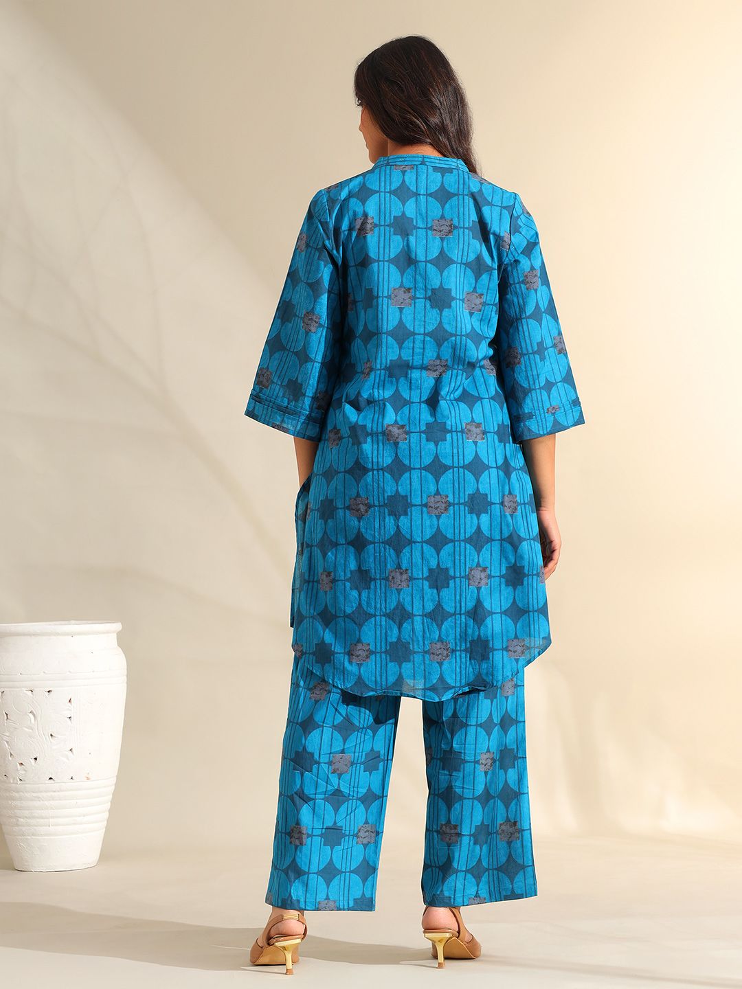 Mamicha Women Printed Regular Thread Work Pure Cotton Kurta with Trousers