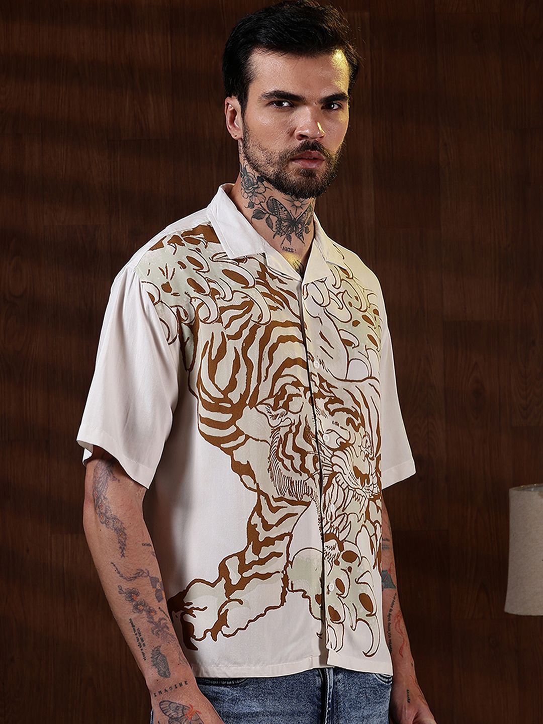 Eszett Graphic Printed Cuban Collar Cotton Baju Kasual Bersaiz Besar