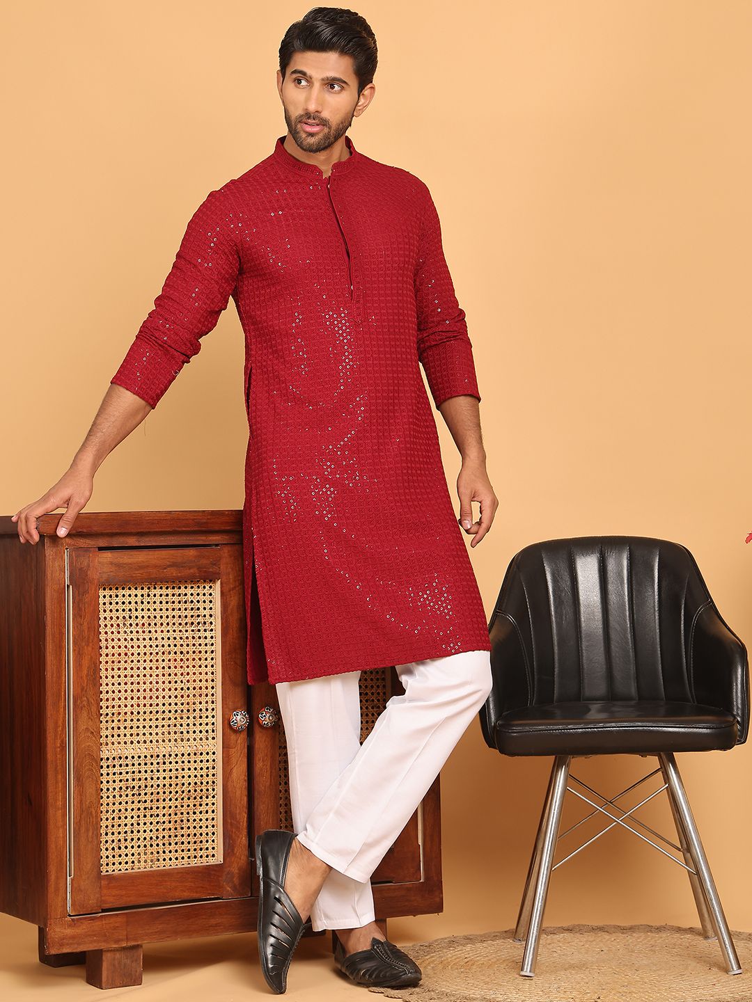 Jompers Floral Embroidered Mandarin Collar Sequinned Straight Kurta With Pyjama