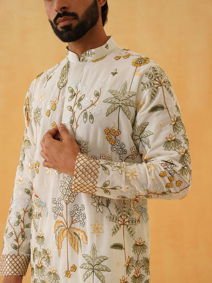 SOJANYA LUXE Floral Sulam Benang Kerja Kurta Lurus Georgette Dengan Seluar