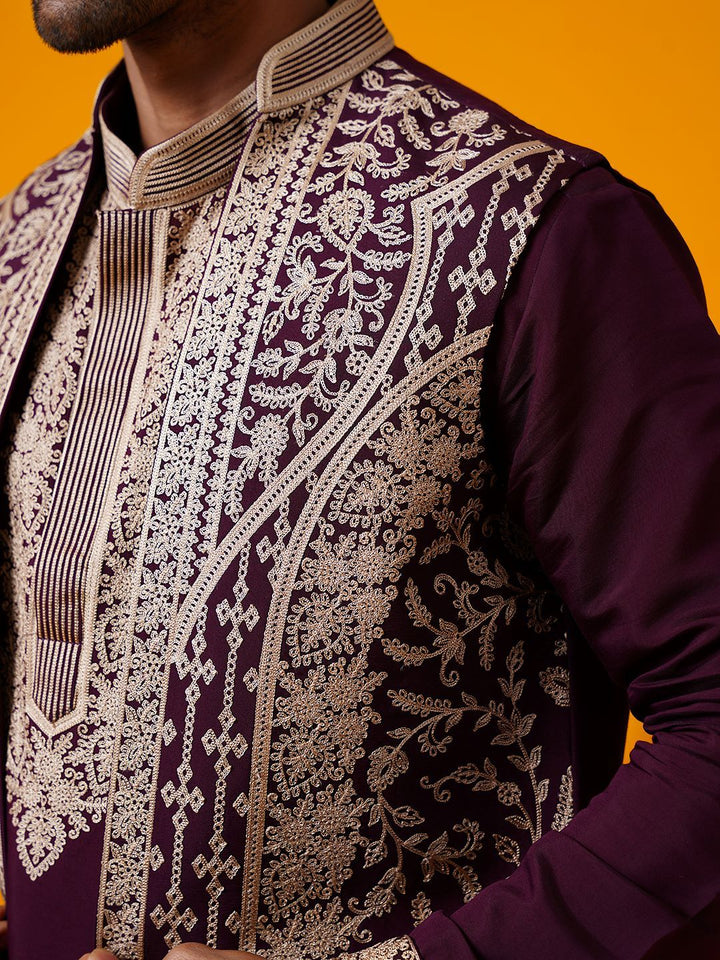 SOJANYA LUXE Kurta Lurus Kolar Mandarin Sulam Bunga Dengan Seluar Dan Jaket
