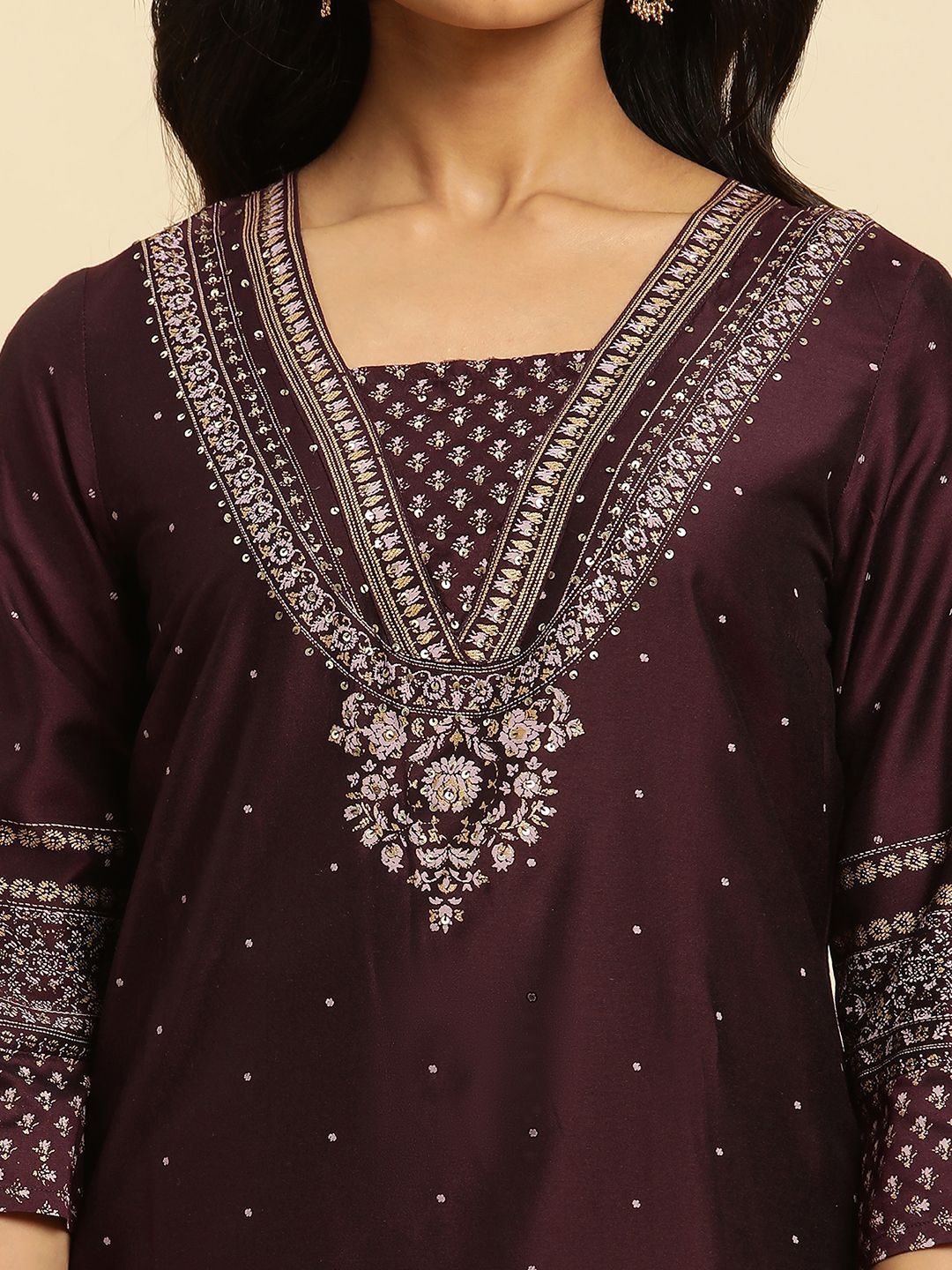W Geometric Yoke Design Mirror Work Straight Kurta