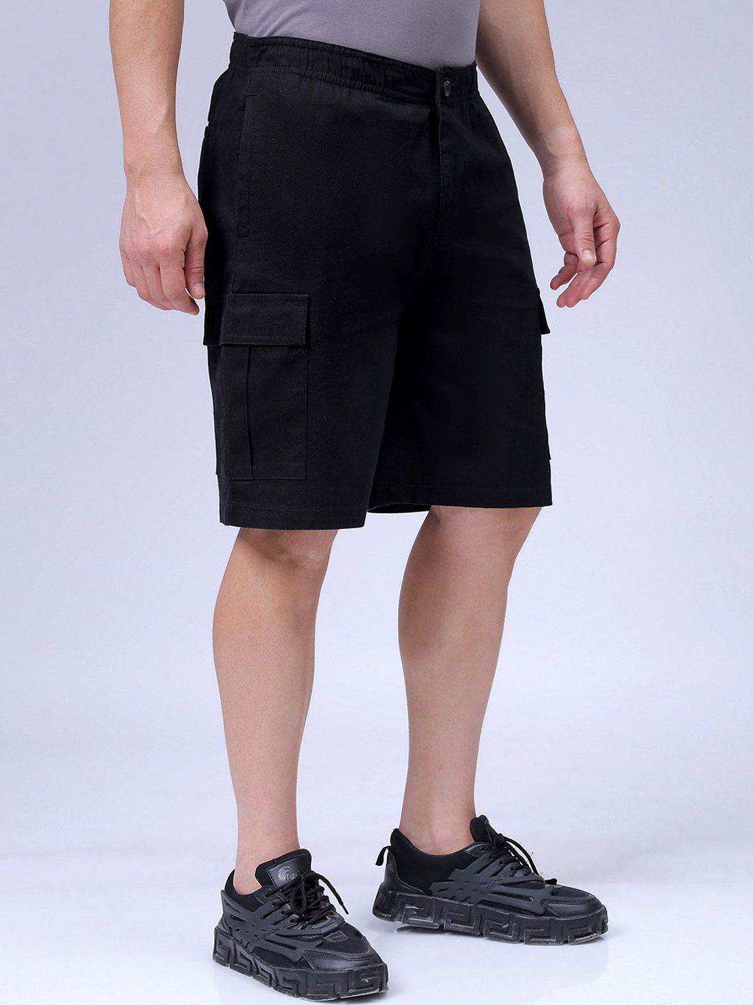 The Indian Garage Co Men Relaxed Fit Cotton Cargo Shorts