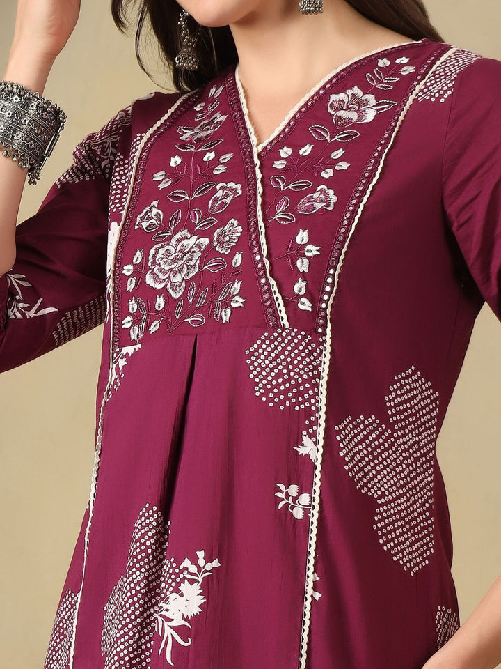 Mamicha Women Floral Printed Angrakha Thread Work Pure Cotton Kurta with Trousers & With Dupatta