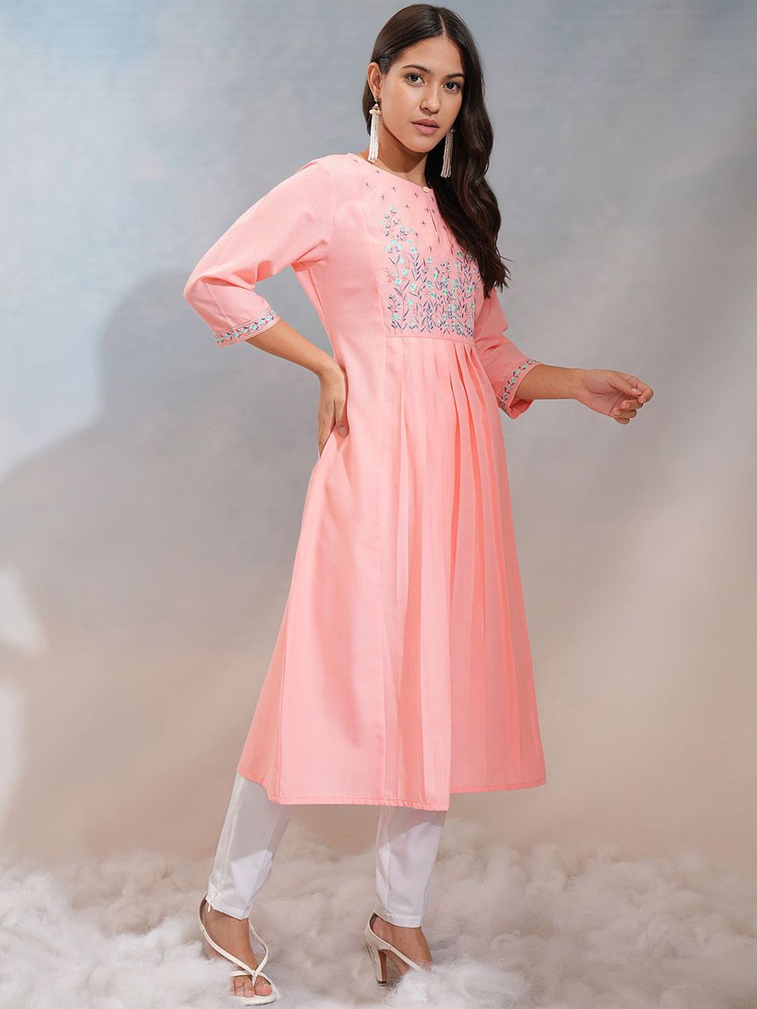 Vishudh Floral Commider Keyhole Neck A Line Kurta