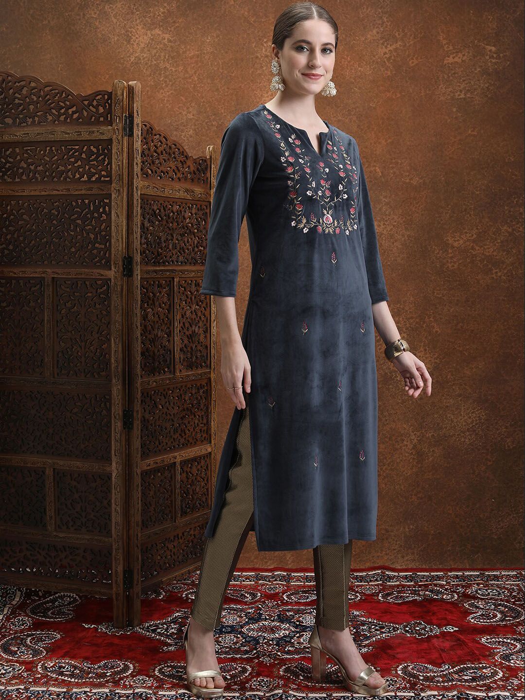 Vishudh Navy Blue Floral Embroidered Straight Kurta