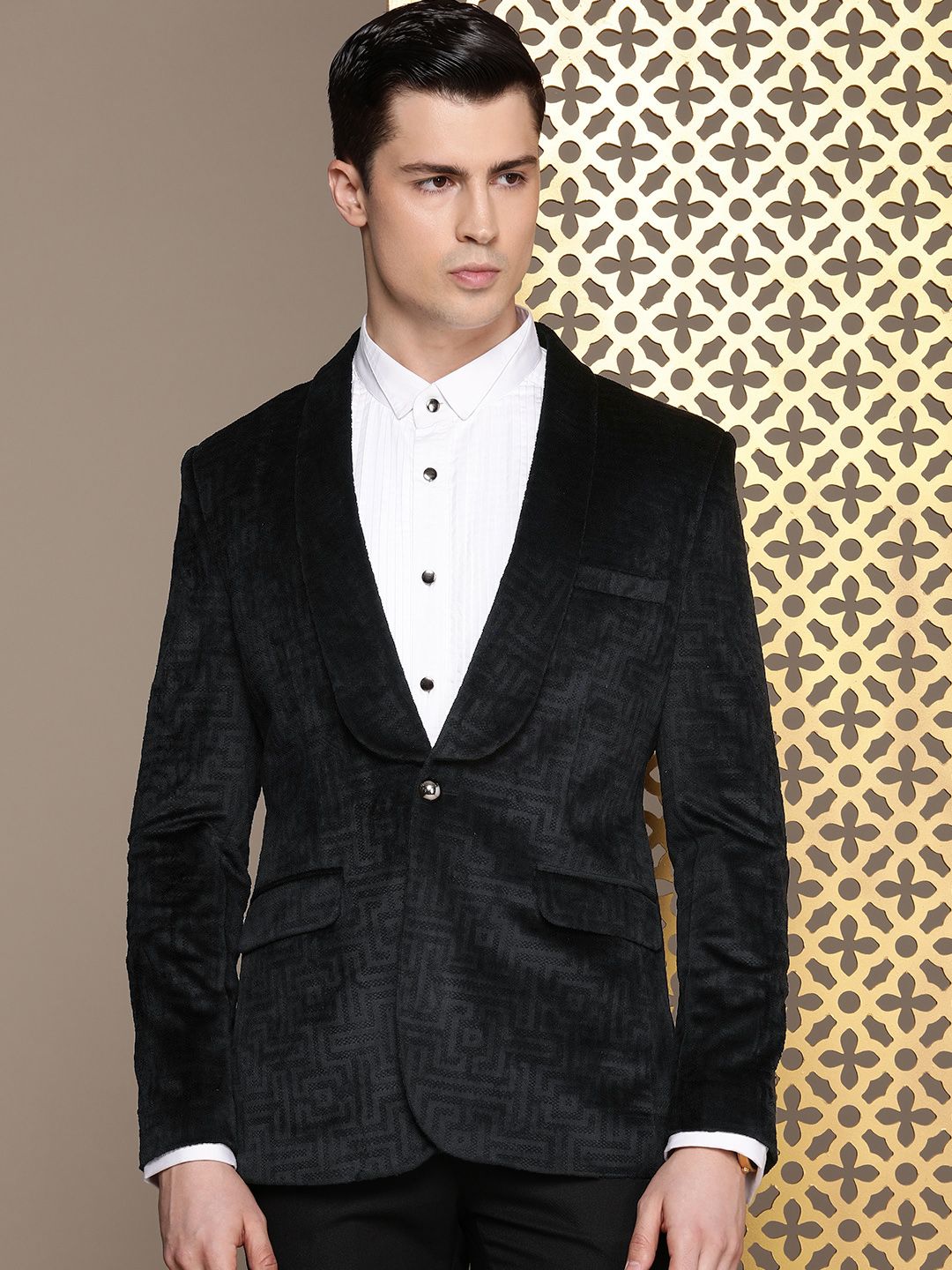 House of Pataudi Tailored Geometric Self Design Velvet Finish Single-Breasted Party Blazer