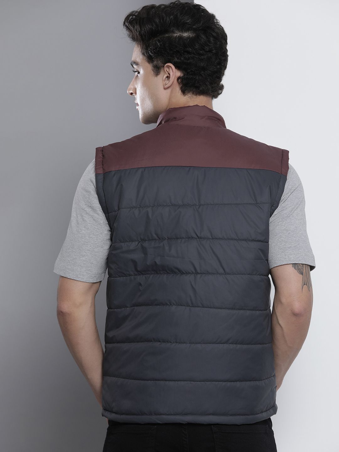 The Indian Garage Co Men Slim Fit Puffer Jacket with Zipper Pockets