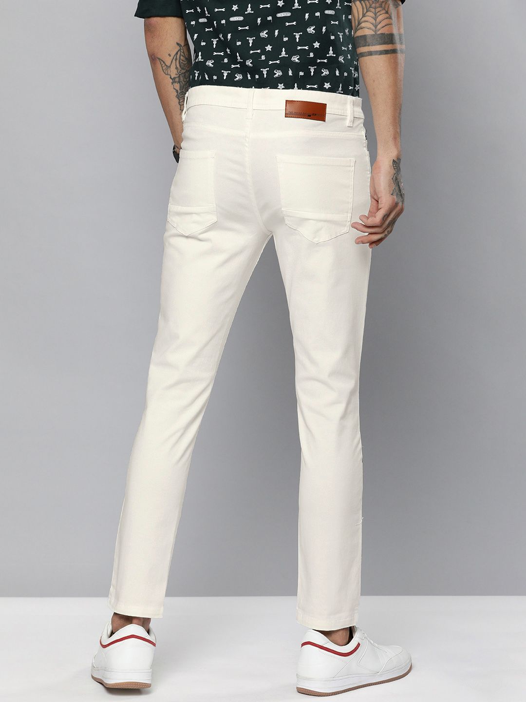 The Indian Garage Co Men White Solid Slim Fit Chinos