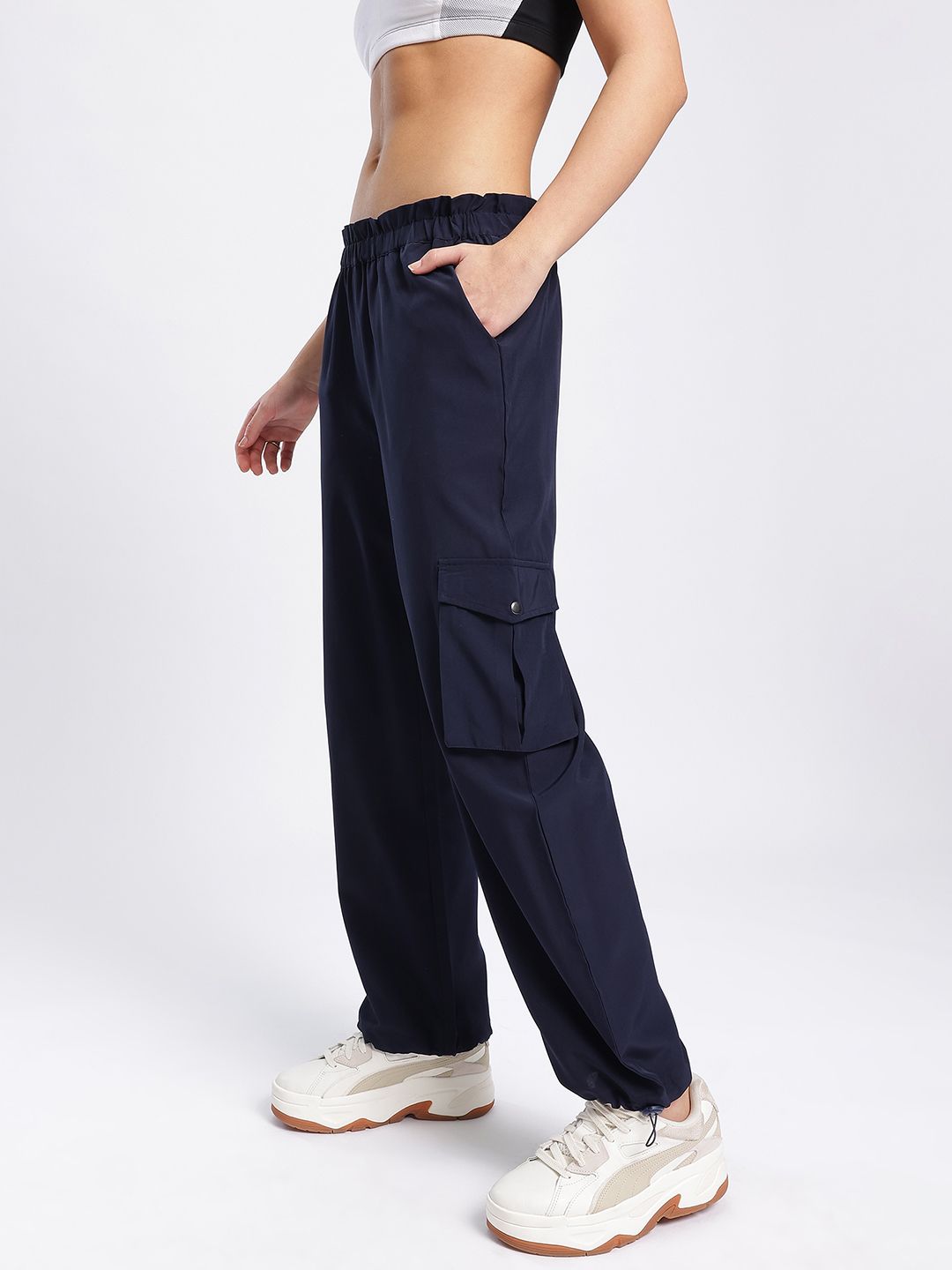 DressBerry Women Elevated Essentials Toggled Cargo Track Pant