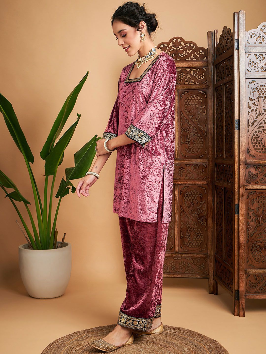 Shae by SASSAFRAS Embroidered Square Neck Regular Sequinned Velvet Kurti With Trousers