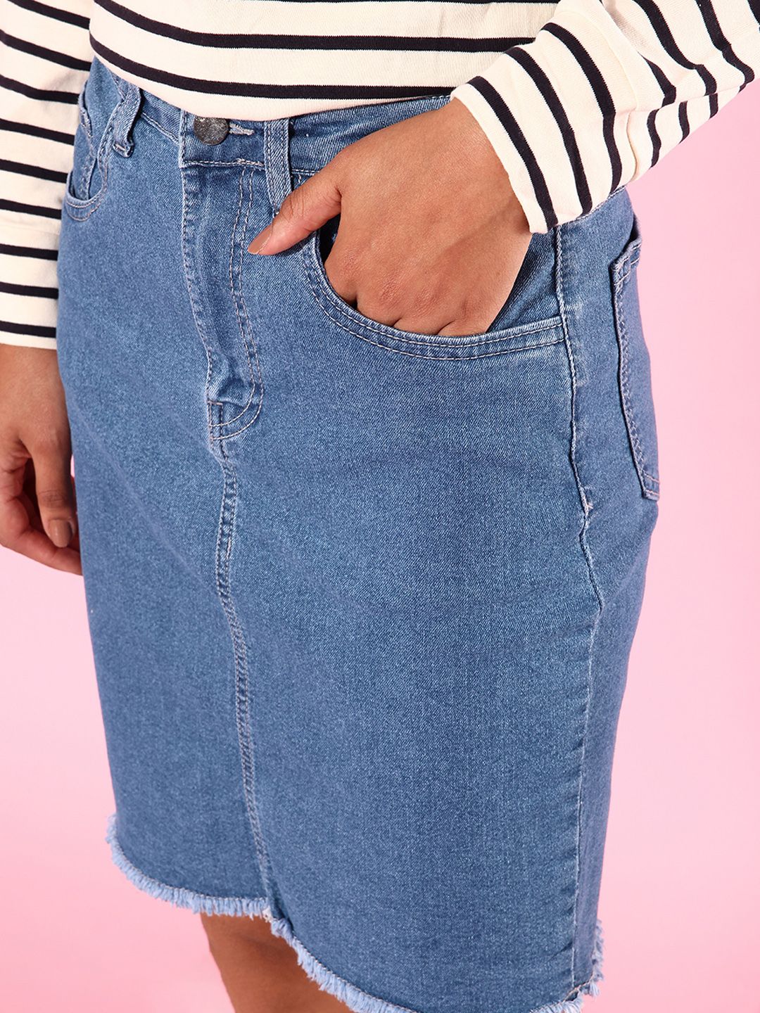 DressBerry Stylish Blue Solid 70s Mini Skirt