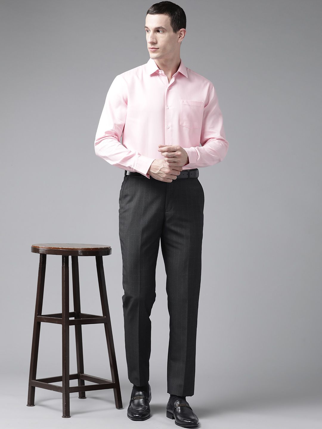 Park Avenue Men Checked Smart Fit Low-Rise Trousers